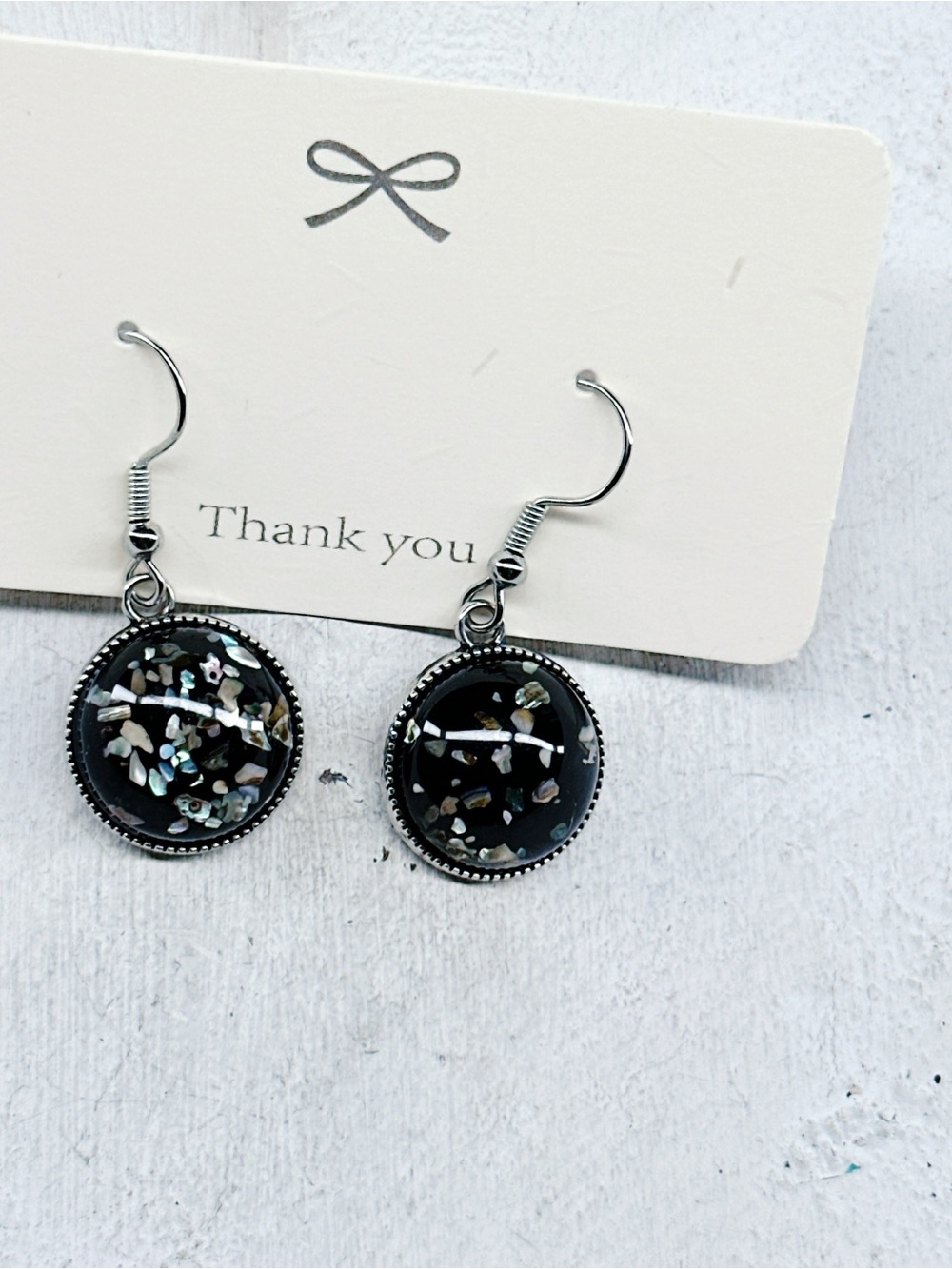 217gc. Silvertone Black Resin Earrings